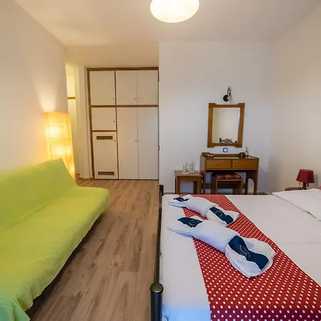 Ξενοδοχείο Athina 2*